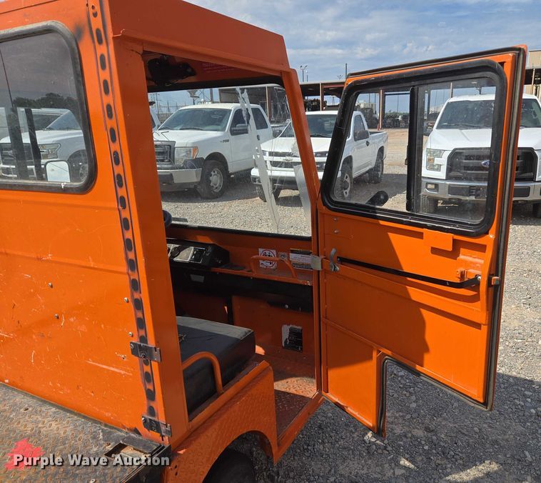 image for item EU3749 2009 Taylor-Dunn B0-210-36 utility vehicle