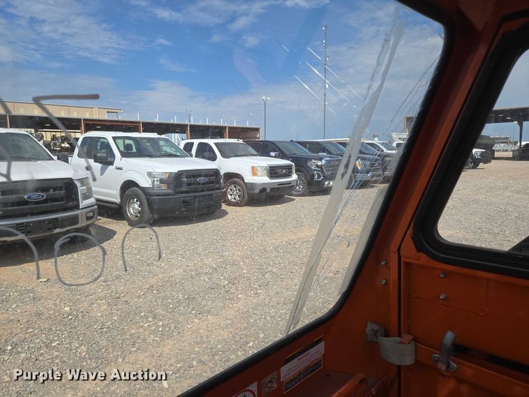 image for item EU3749 2009 Taylor-Dunn B0-210-36 utility vehicle