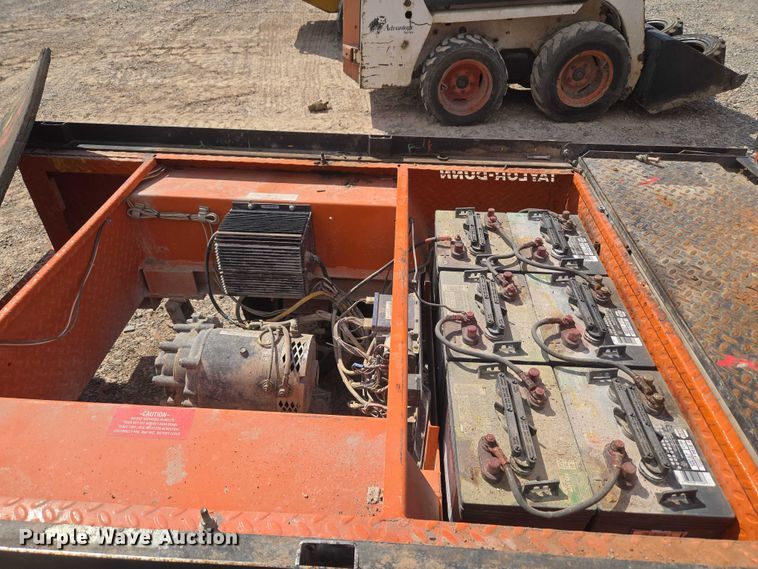 image for item EU3749 2009 Taylor-Dunn B0-210-36 utility vehicle