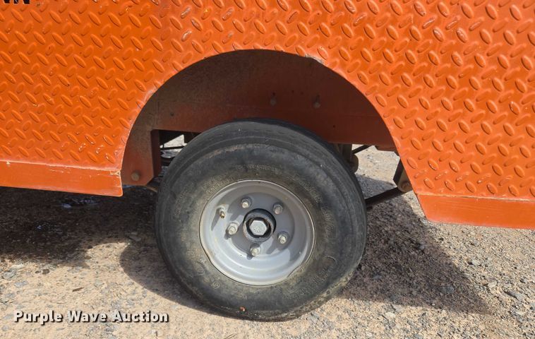 image for item EU3749 2009 Taylor-Dunn B0-210-36 utility vehicle