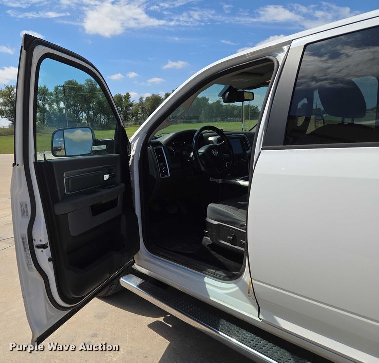 image for item EU3765 2015 Dodge Ram  1500 Crew Cab pickup truck