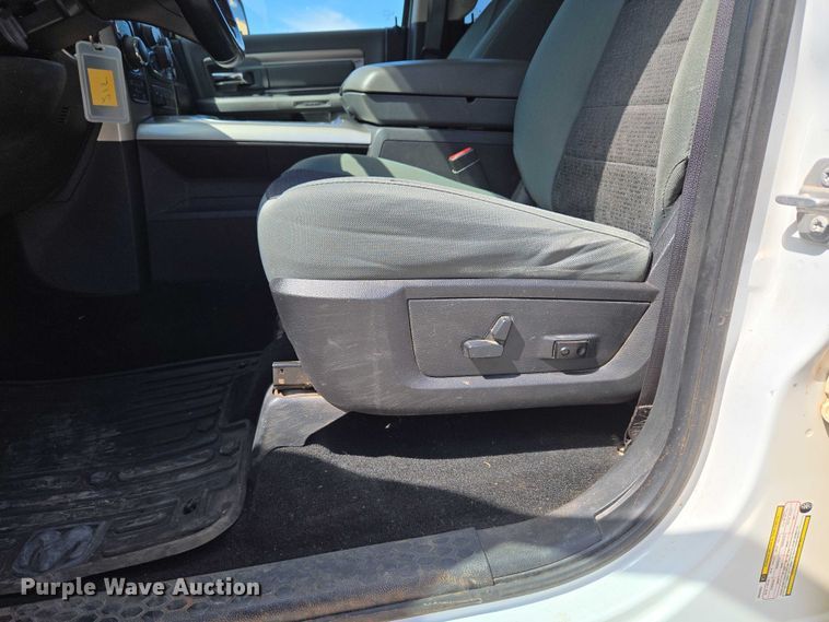 image for item EU3765 2015 Dodge Ram  1500 Crew Cab pickup truck