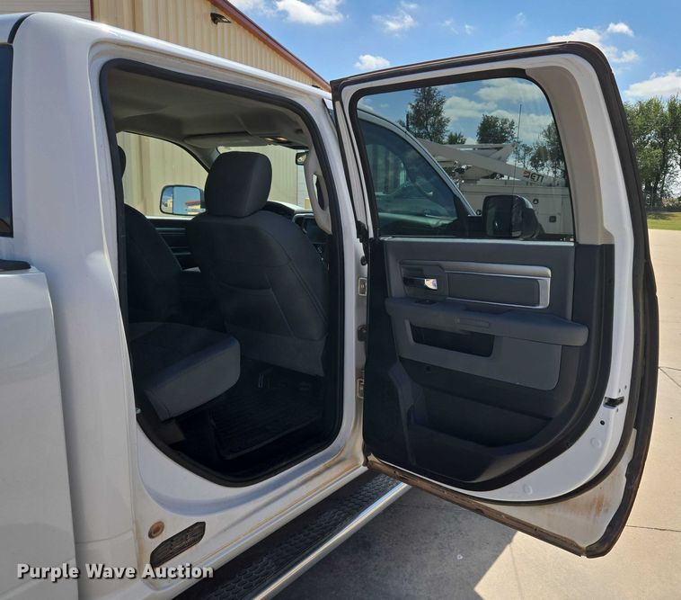 image for item EU3765 2015 Dodge Ram  1500 Crew Cab pickup truck