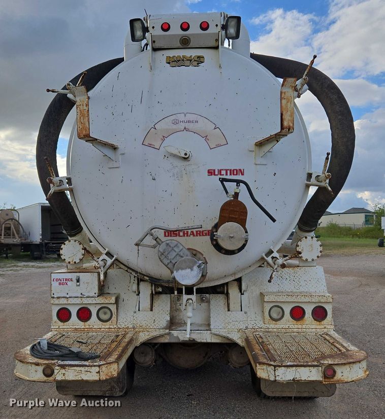 image for item EU3774 2007 Freightliner M2 vacuum truck