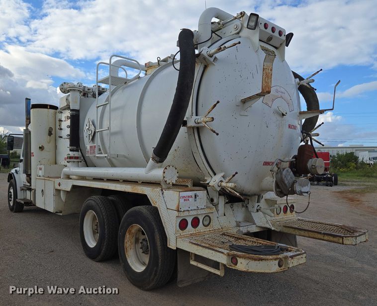 image for item EU3774 2007 Freightliner M2 vacuum truck