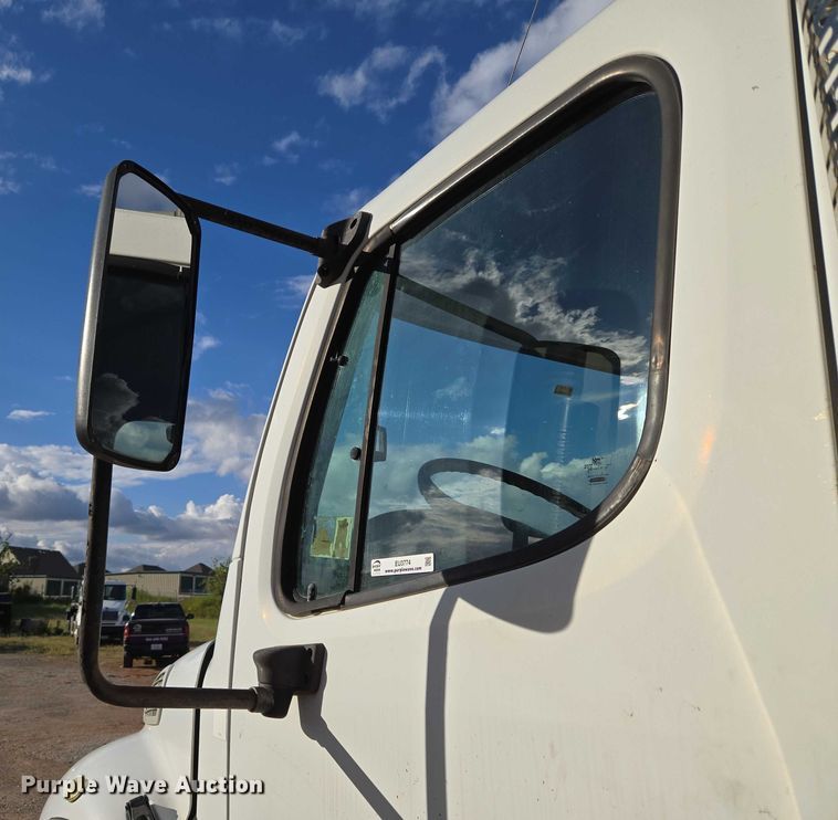 image for item EU3774 2007 Freightliner M2 vacuum truck