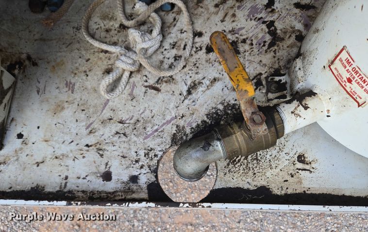 image for item EU3774 2007 Freightliner M2 vacuum truck