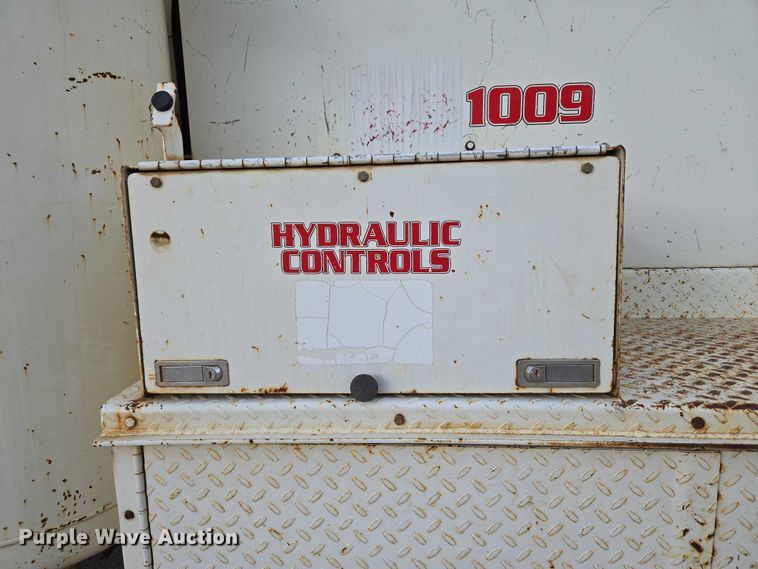 image for item EU3774 2007 Freightliner M2 vacuum truck