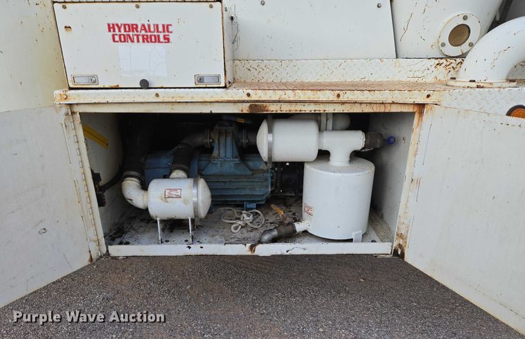 image for item EU3774 2007 Freightliner M2 vacuum truck