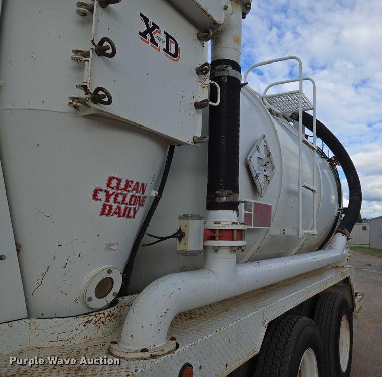 image for item EU3774 2007 Freightliner M2 vacuum truck