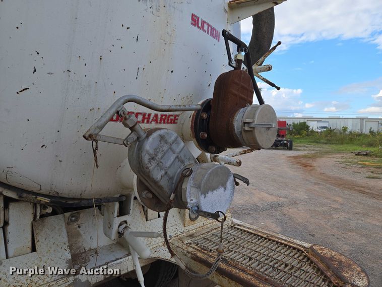 image for item EU3774 2007 Freightliner M2 vacuum truck