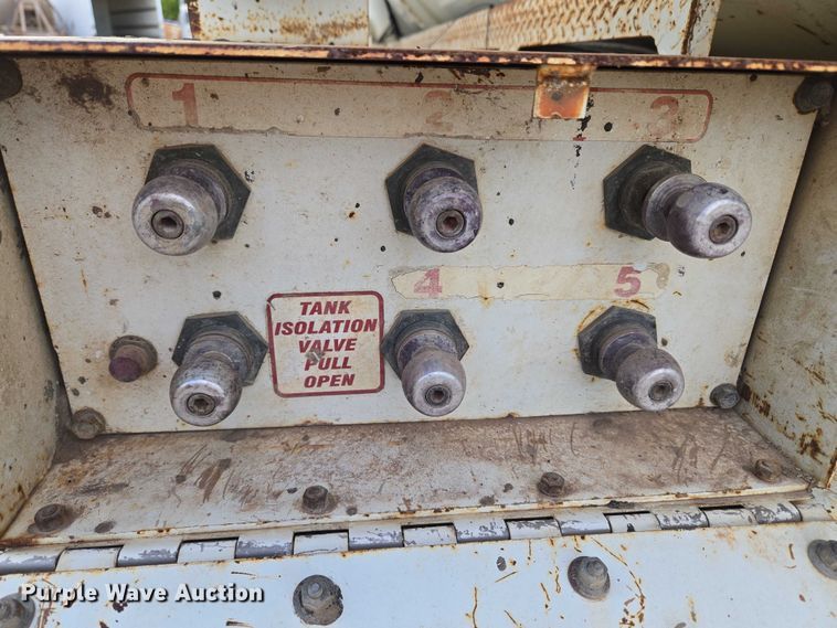 image for item EU3774 2007 Freightliner M2 vacuum truck