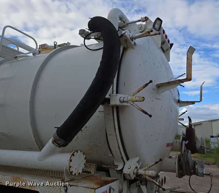 image for item EU3774 2007 Freightliner M2 vacuum truck