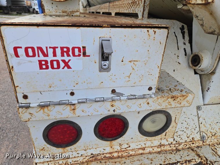 image for item EU3774 2007 Freightliner M2 vacuum truck