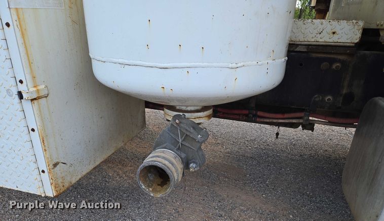 image for item EU3774 2007 Freightliner M2 vacuum truck