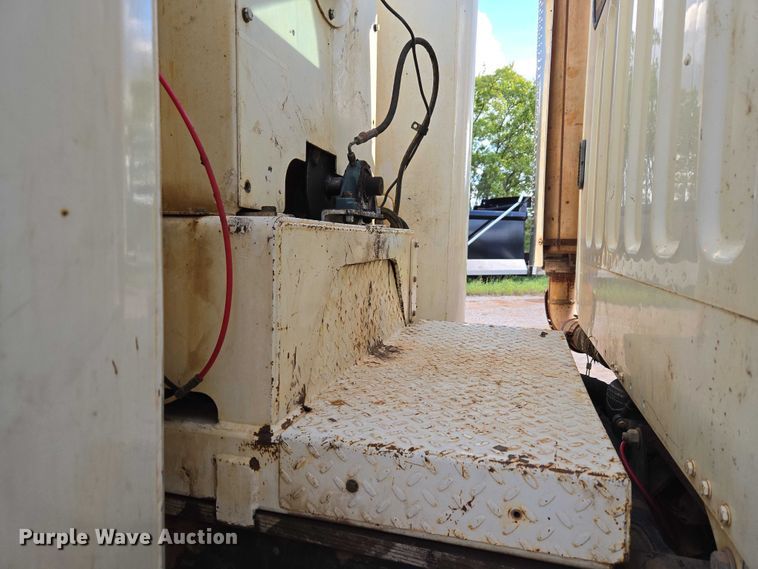 image for item EU3774 2007 Freightliner M2 vacuum truck