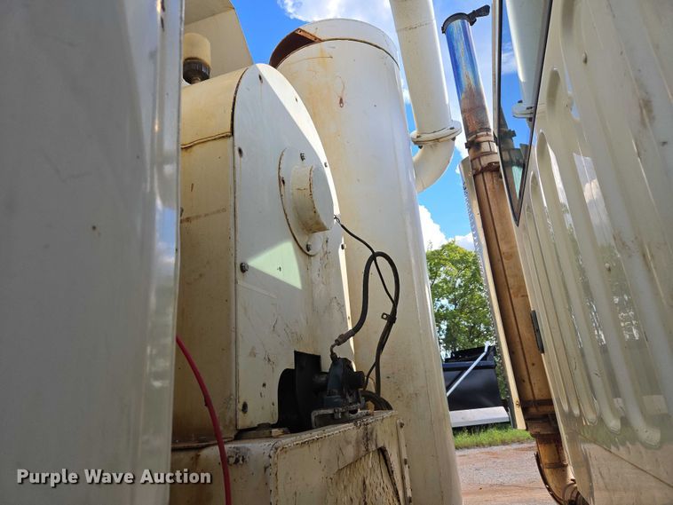 image for item EU3774 2007 Freightliner M2 vacuum truck