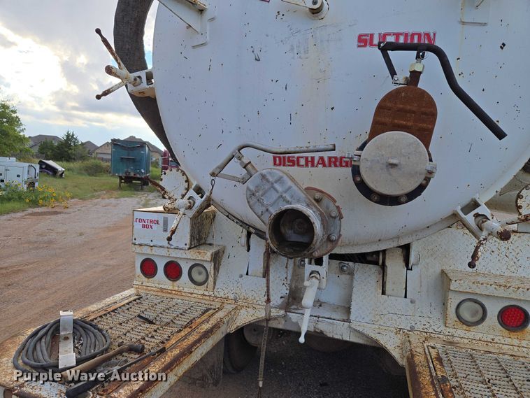 image for item EU3774 2007 Freightliner M2 vacuum truck