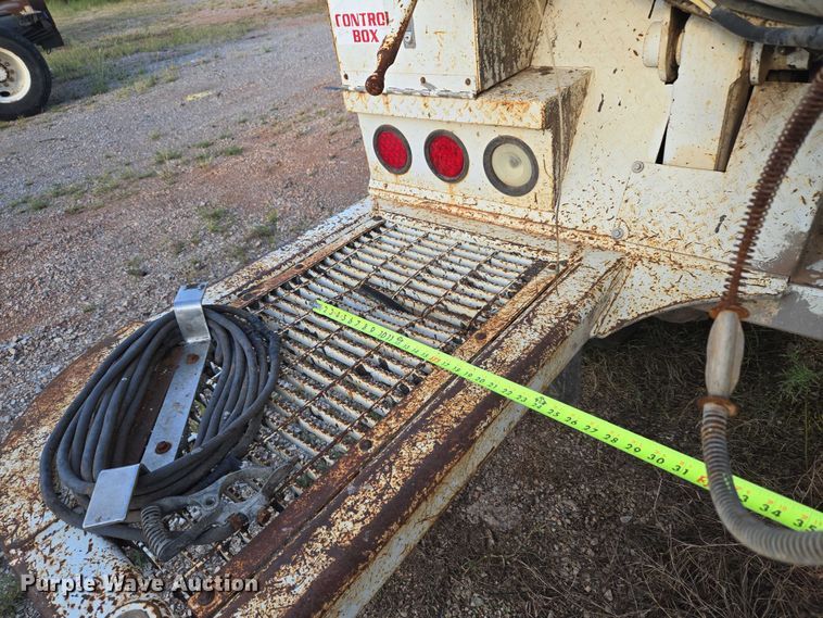 image for item EU3774 2007 Freightliner M2 vacuum truck