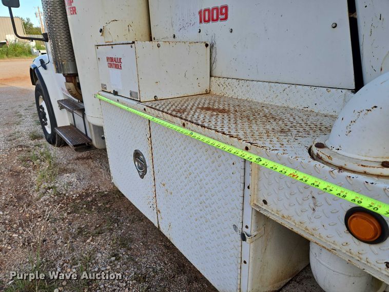 image for item EU3774 2007 Freightliner M2 vacuum truck