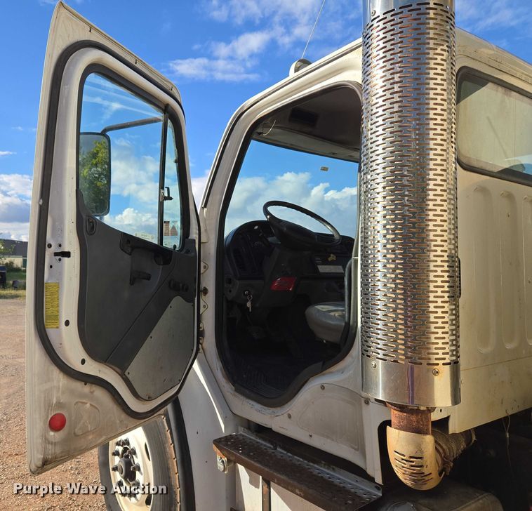 image for item EU3774 2007 Freightliner M2 vacuum truck