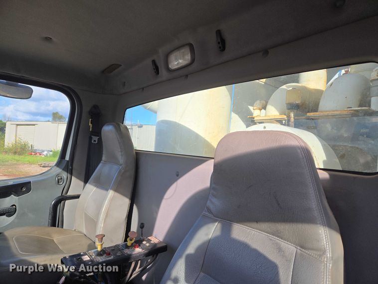 image for item EU3774 2007 Freightliner M2 vacuum truck