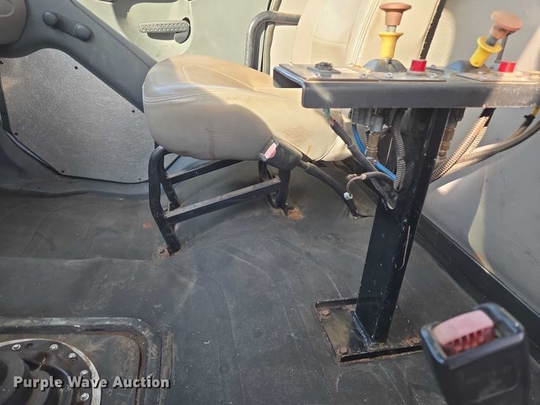 image for item EU3774 2007 Freightliner M2 vacuum truck