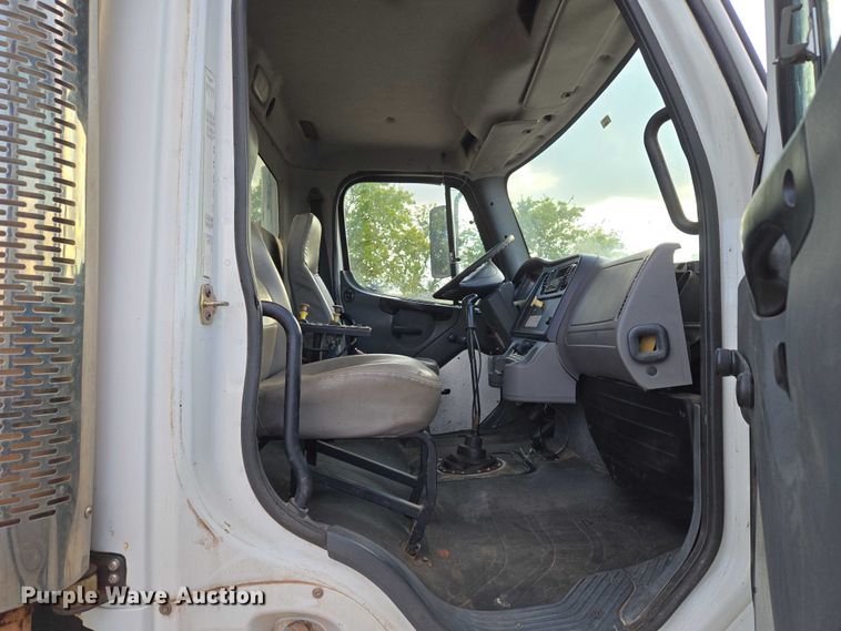 image for item EU3774 2007 Freightliner M2 vacuum truck