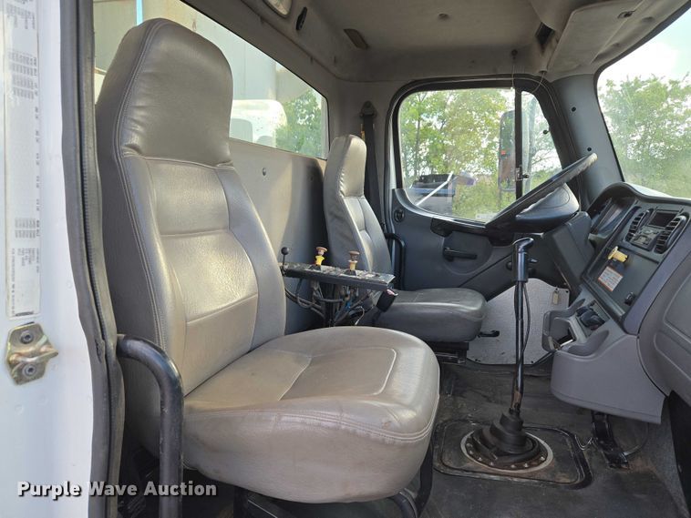 image for item EU3774 2007 Freightliner M2 vacuum truck