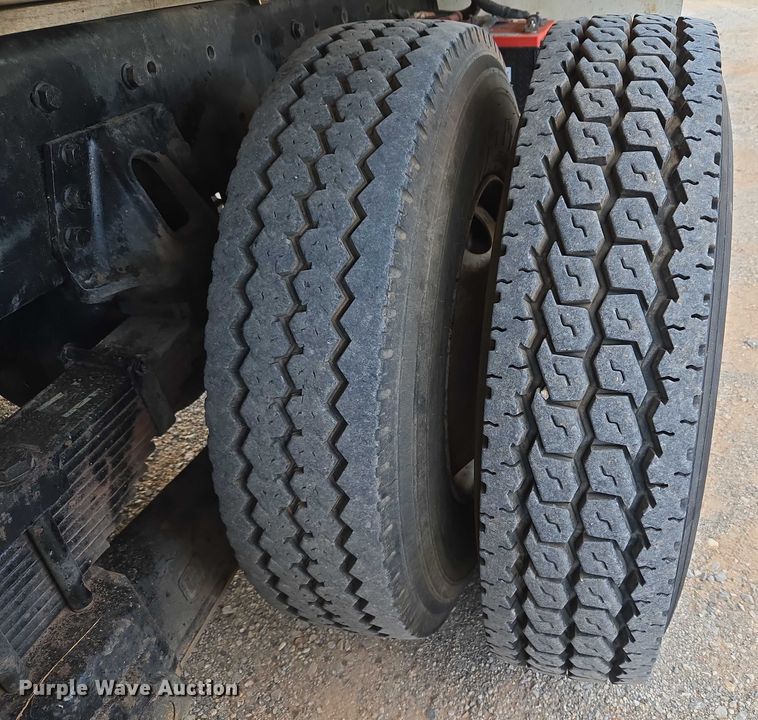 image for item EU3774 2007 Freightliner M2 vacuum truck