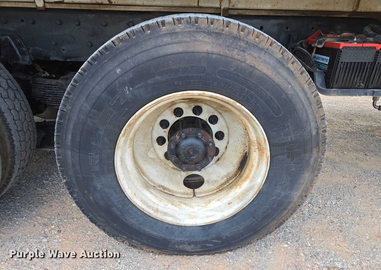 image for item EU3774 2007 Freightliner M2 vacuum truck