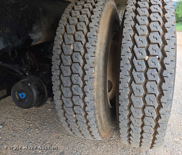 image for item EU3774 2007 Freightliner M2 vacuum truck