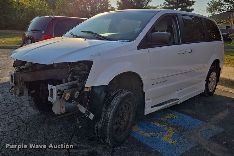 image for item EU3832 2017 Dodge Grand Caravan handicap accessible van