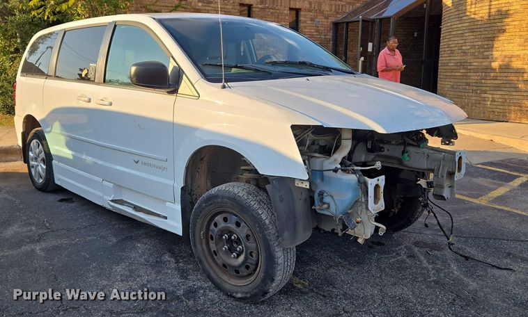 image for item EU3832 2017 Dodge Grand Caravan handicap accessible van