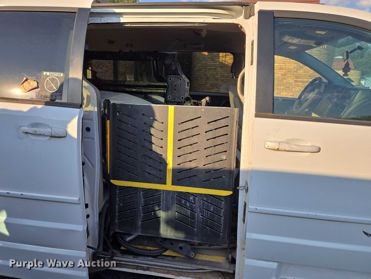 image for item EU3832 2017 Dodge Grand Caravan handicap accessible van