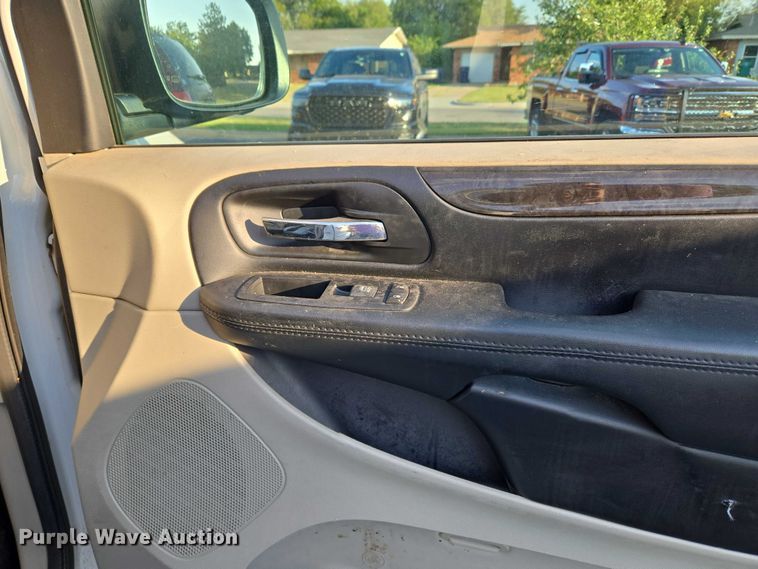 image for item EU3832 2017 Dodge Grand Caravan handicap accessible van