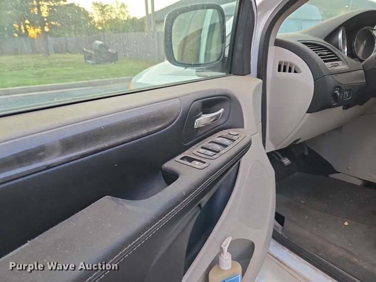 image for item EU3833 2017 Dodge Grand Caravan handicap accessible van