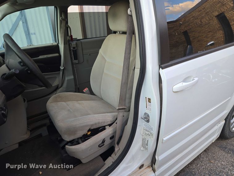 image for item EU3833 2017 Dodge Grand Caravan handicap accessible van