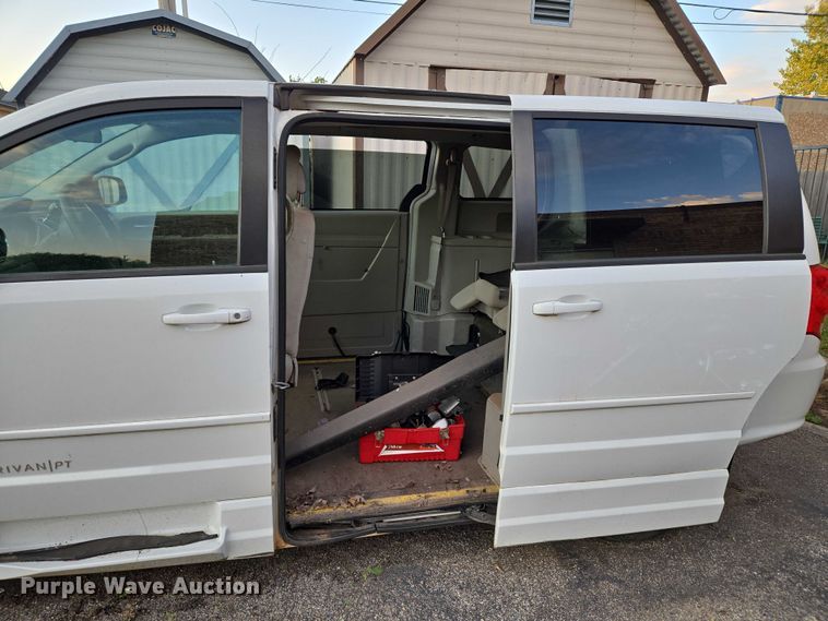 image for item EU3833 2017 Dodge Grand Caravan handicap accessible van