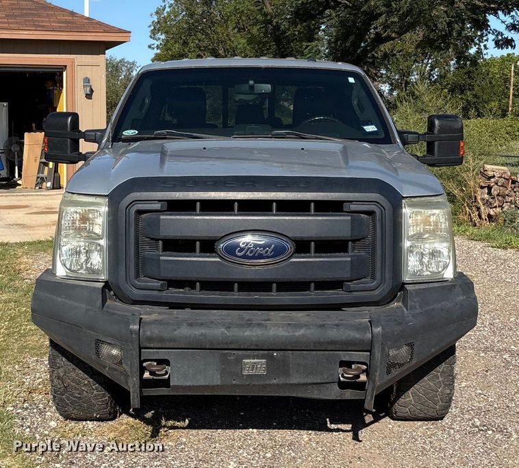 image for item EU4664 2013 Ford F250 Super Duty Crew Cab pickup truck