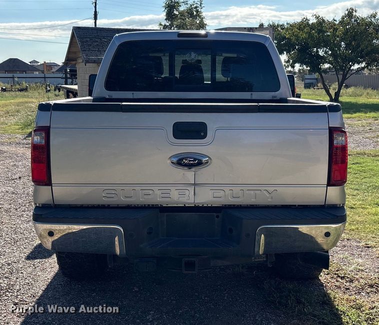 image for item EU4664 2013 Ford F250 Super Duty Crew Cab pickup truck