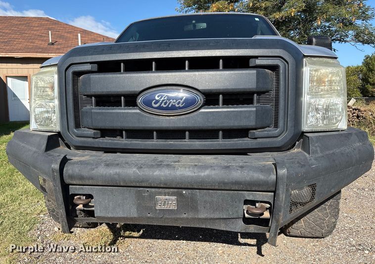 image for item EU4664 2013 Ford F250 Super Duty Crew Cab pickup truck