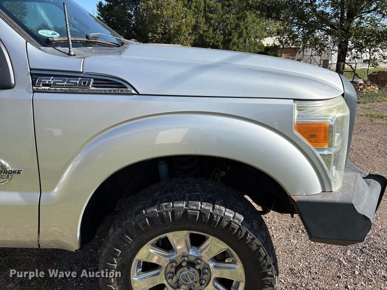 image for item EU4664 2013 Ford F250 Super Duty Crew Cab pickup truck