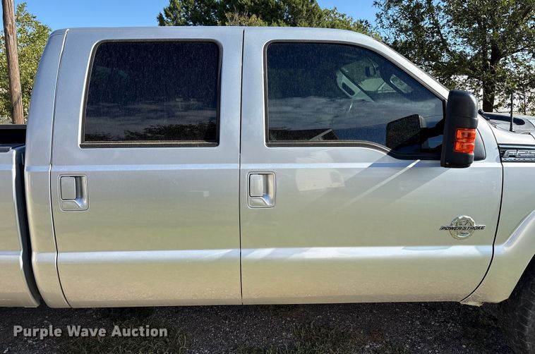 image for item EU4664 2013 Ford F250 Super Duty Crew Cab pickup truck