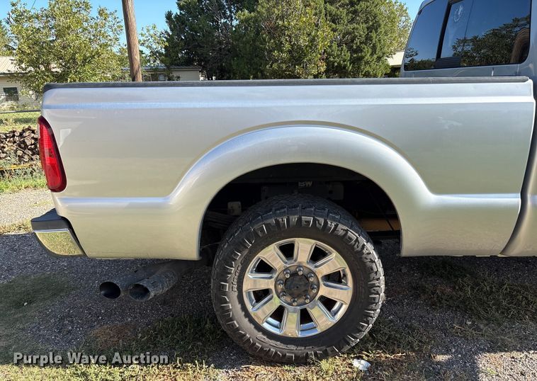 image for item EU4664 2013 Ford F250 Super Duty Crew Cab pickup truck