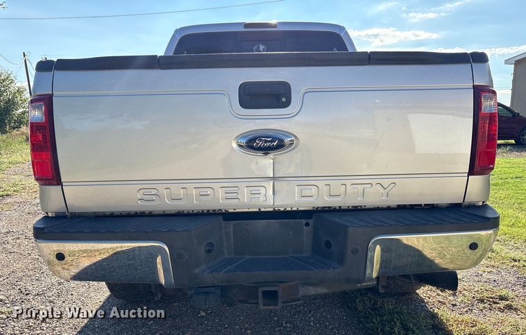 image for item EU4664 2013 Ford F250 Super Duty Crew Cab pickup truck