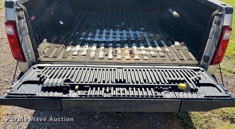 image for item EU4664 2013 Ford F250 Super Duty Crew Cab pickup truck