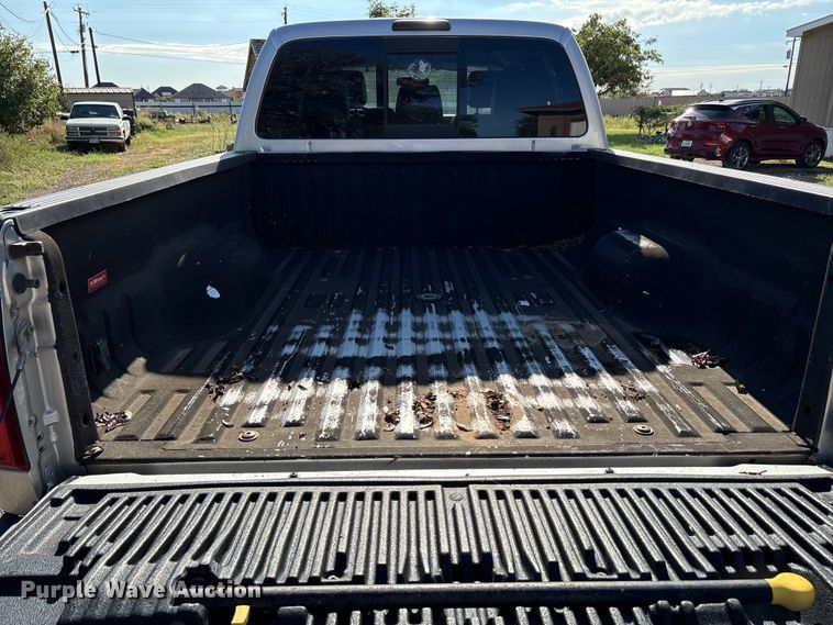 image for item EU4664 2013 Ford F250 Super Duty Crew Cab pickup truck