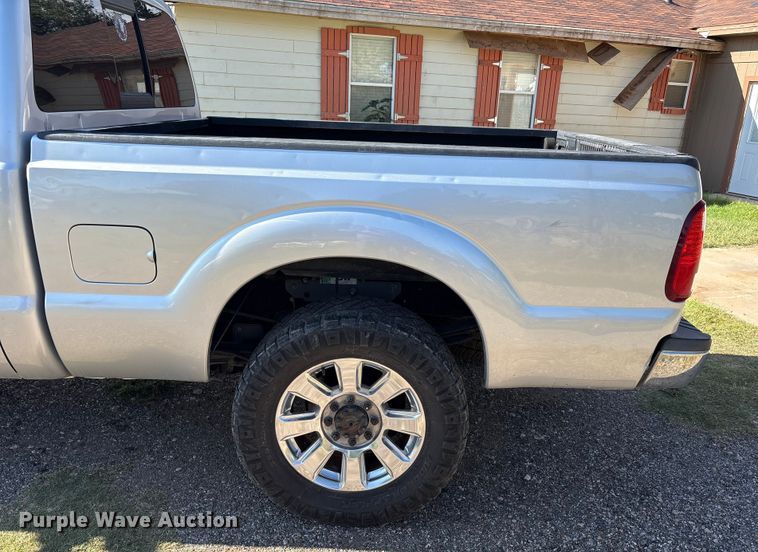 image for item EU4664 2013 Ford F250 Super Duty Crew Cab pickup truck