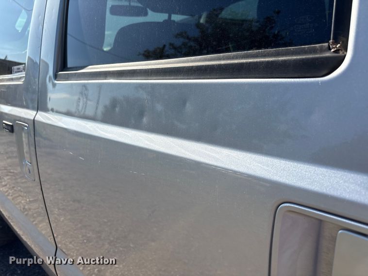 image for item EU4664 2013 Ford F250 Super Duty Crew Cab pickup truck